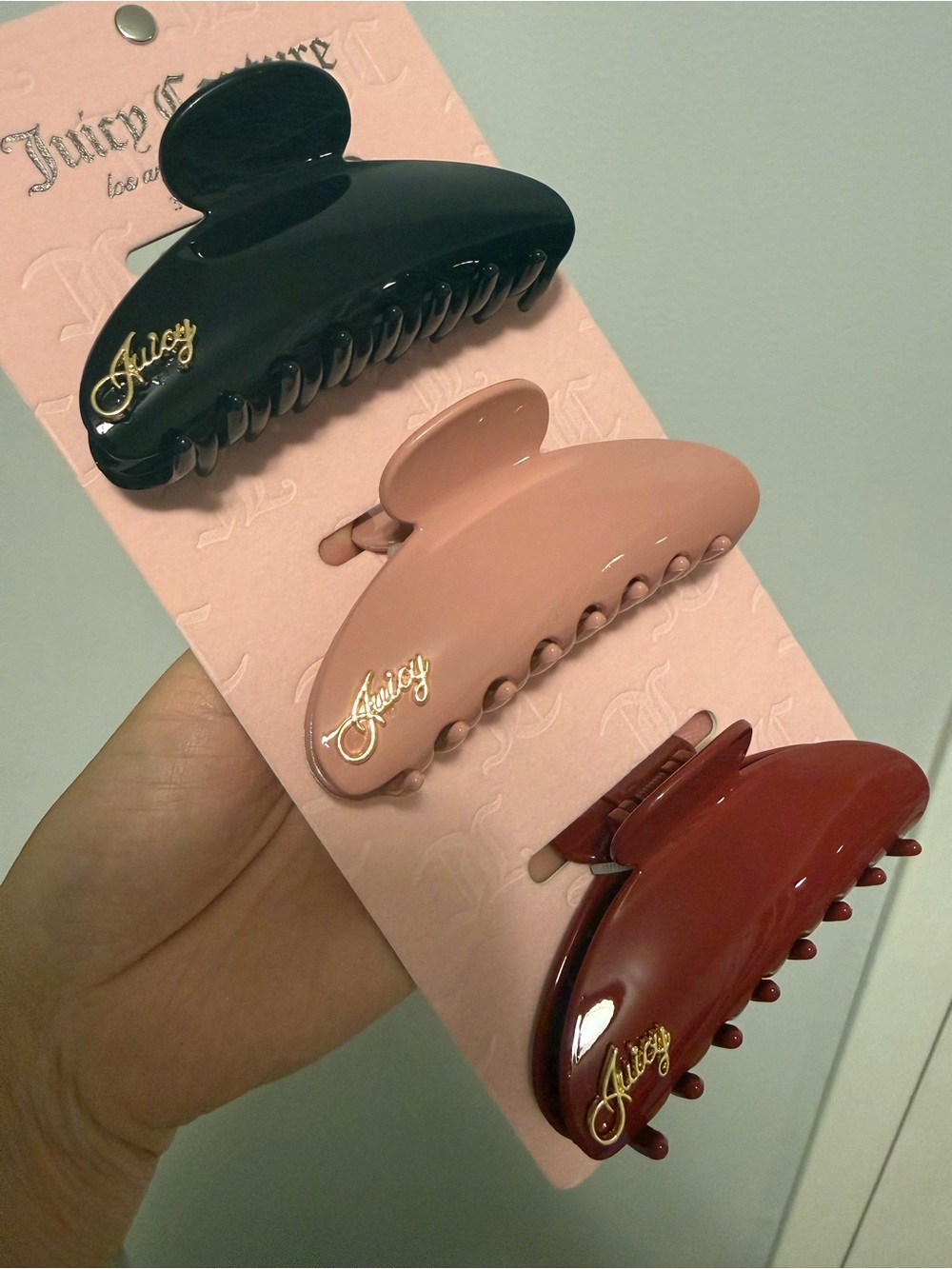Juicy Couture 3-pack Claw Hair Clip Black Blush Pink, Burgandy - Picture 9 of 9